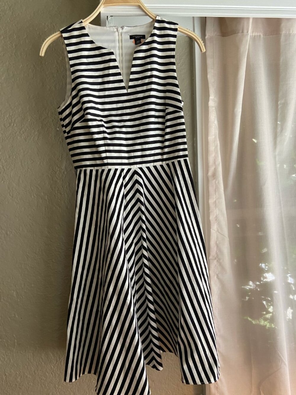 Ann Taylor petite black and white striped dress size 0